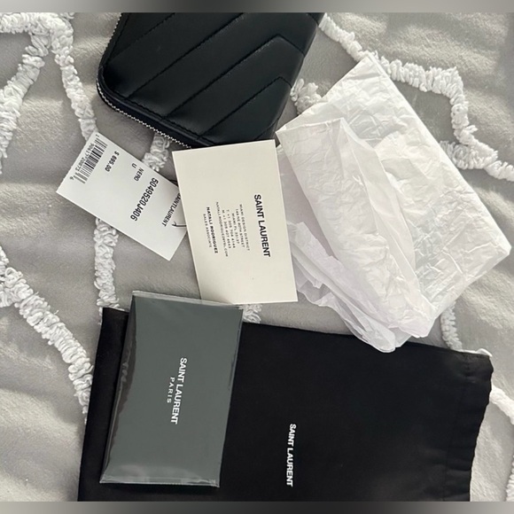 Saint Laurent Black Chevron Wallet.. - Picture 3 of 8
